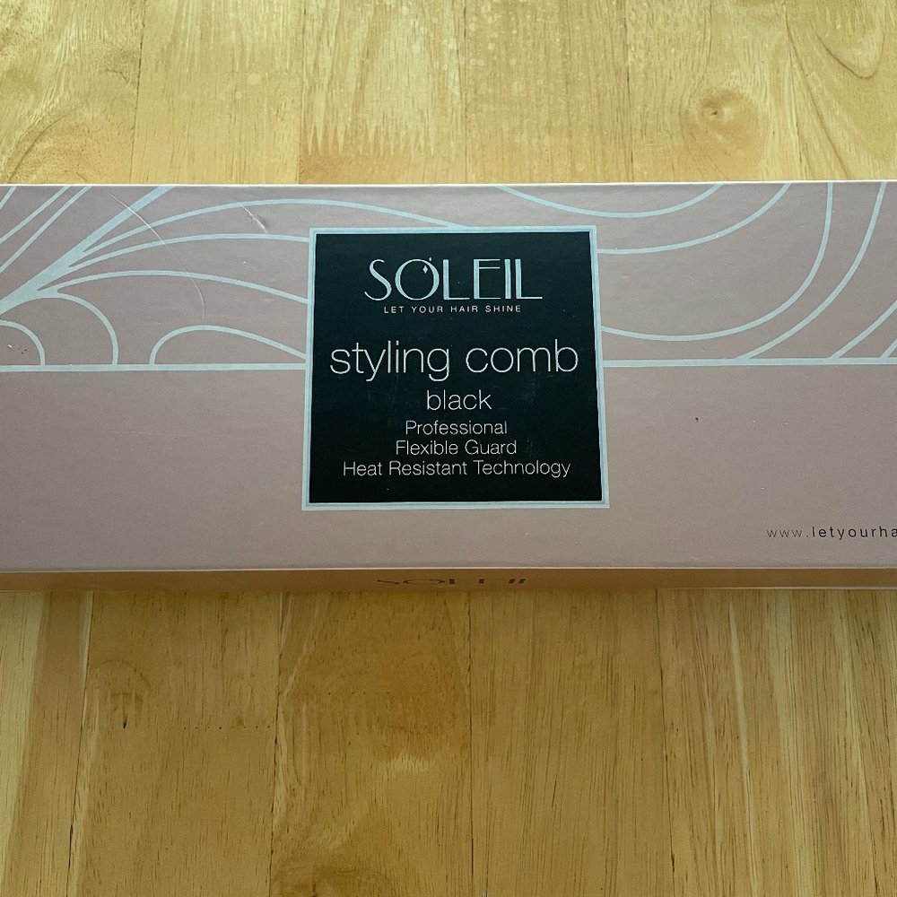 Soleil Styling Comb in Black – never used